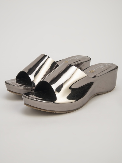 Medalaid II TWP Grey Platform Heel