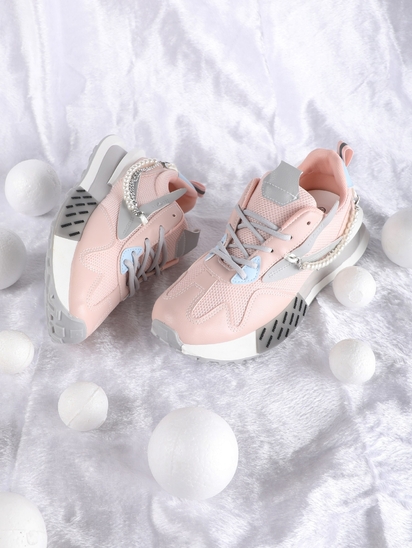 Detachable pearls II  TWP X Selfie Pink Sneakers