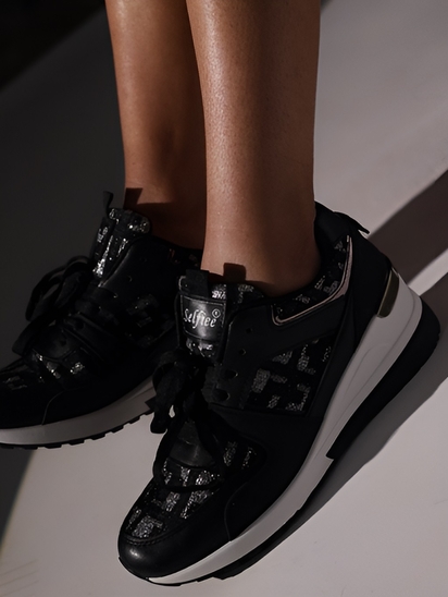 Reveuse Dreams II TWP X SELFIEE Black Sneakers
