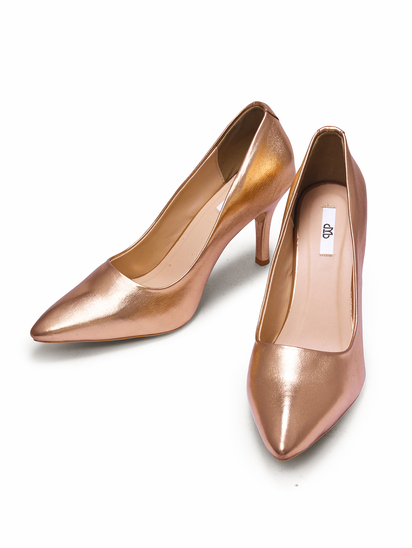 Polished prowess || TWP Gold Pencil heel Stilettos