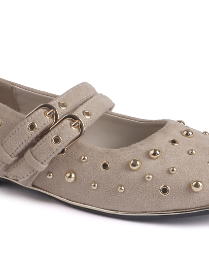 Beige mary jane with golden rivets flat Bellies