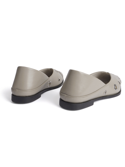 Grey pointed flats with grommets