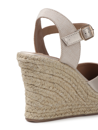 Classic Espadrille Wedge heel in Beige