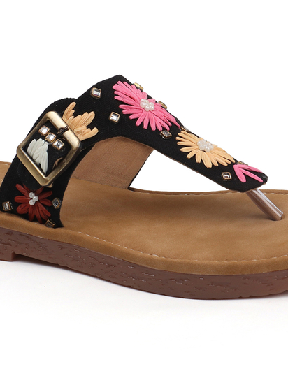 Floral Buckle Flats With Toe-Ring in Black