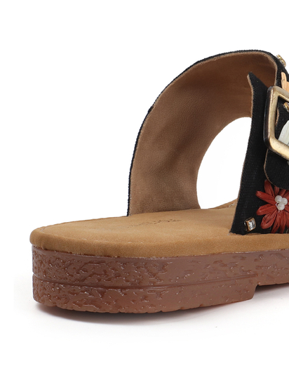 Floral Buckle Flats With Toe-Ring in Black