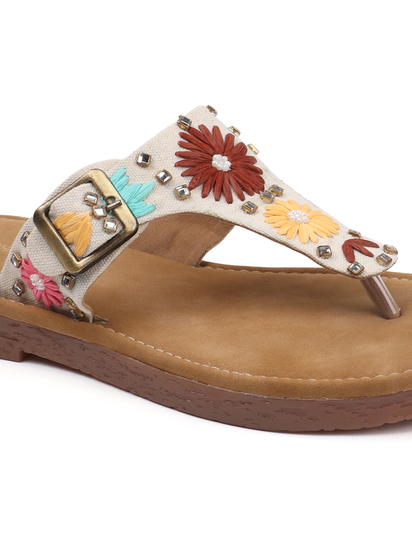 Floral Buckle Flats With Toe-Ring in White