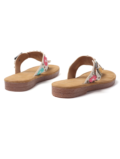 Floral Buckle Flats With Toe-Ring in White