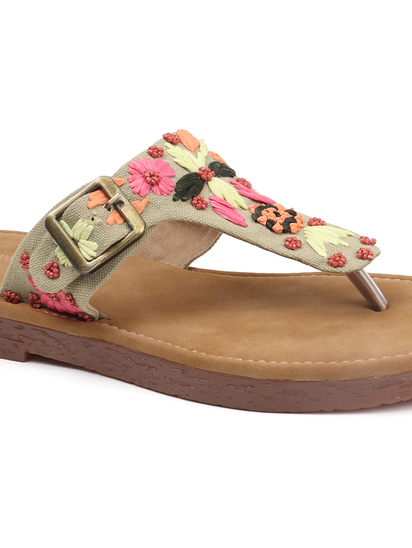 Floral Trail Buckled Toe-Ring Flats in Green