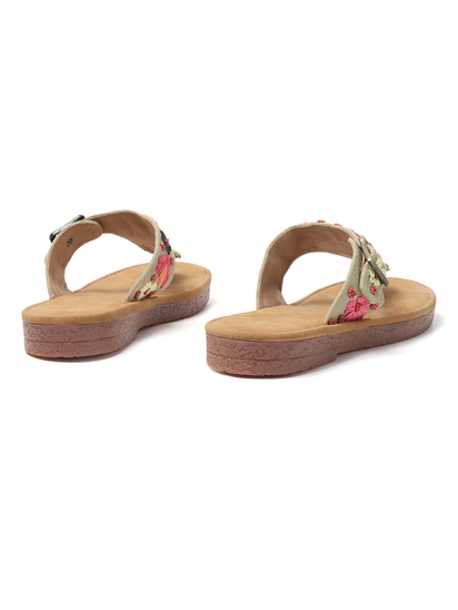 Floral Trail Buckled Toe-Ring Flats in Green