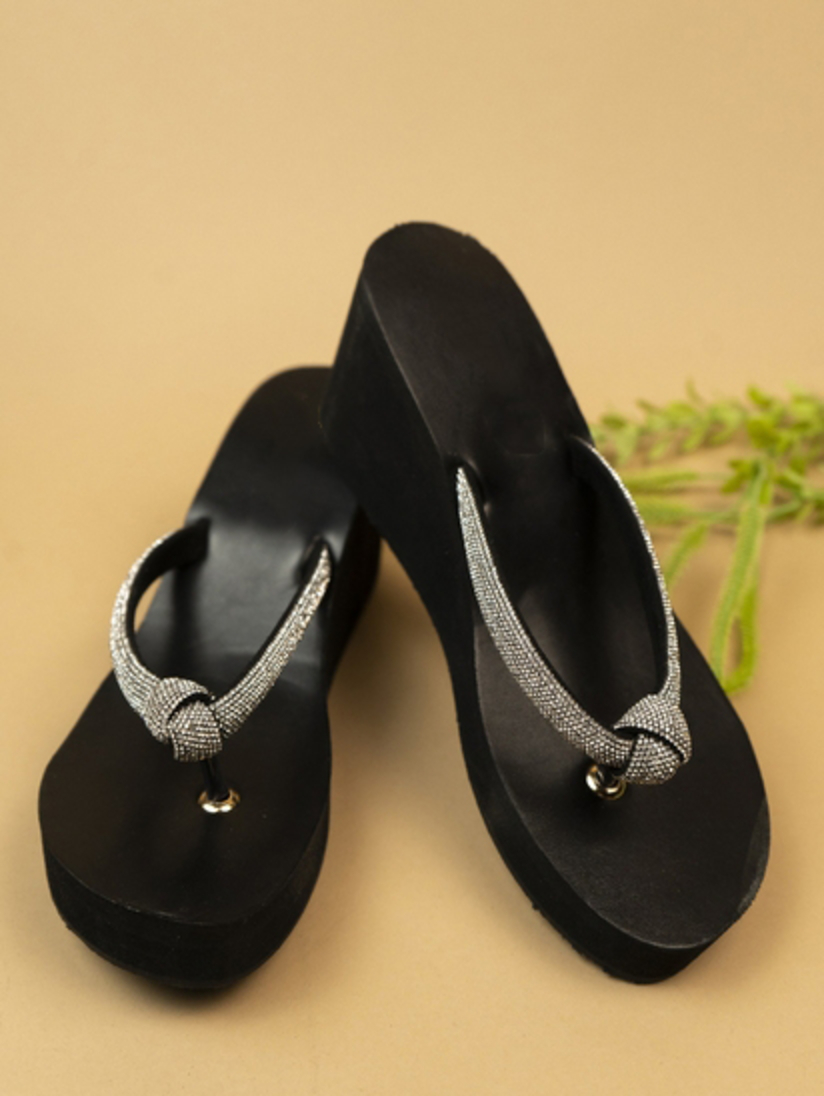 Womens best sale black flatforms